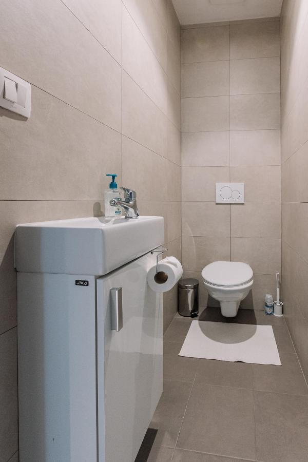 Skau 1 Old Town Family & Business Apartment Free Parking Pozsony Kültér fotó