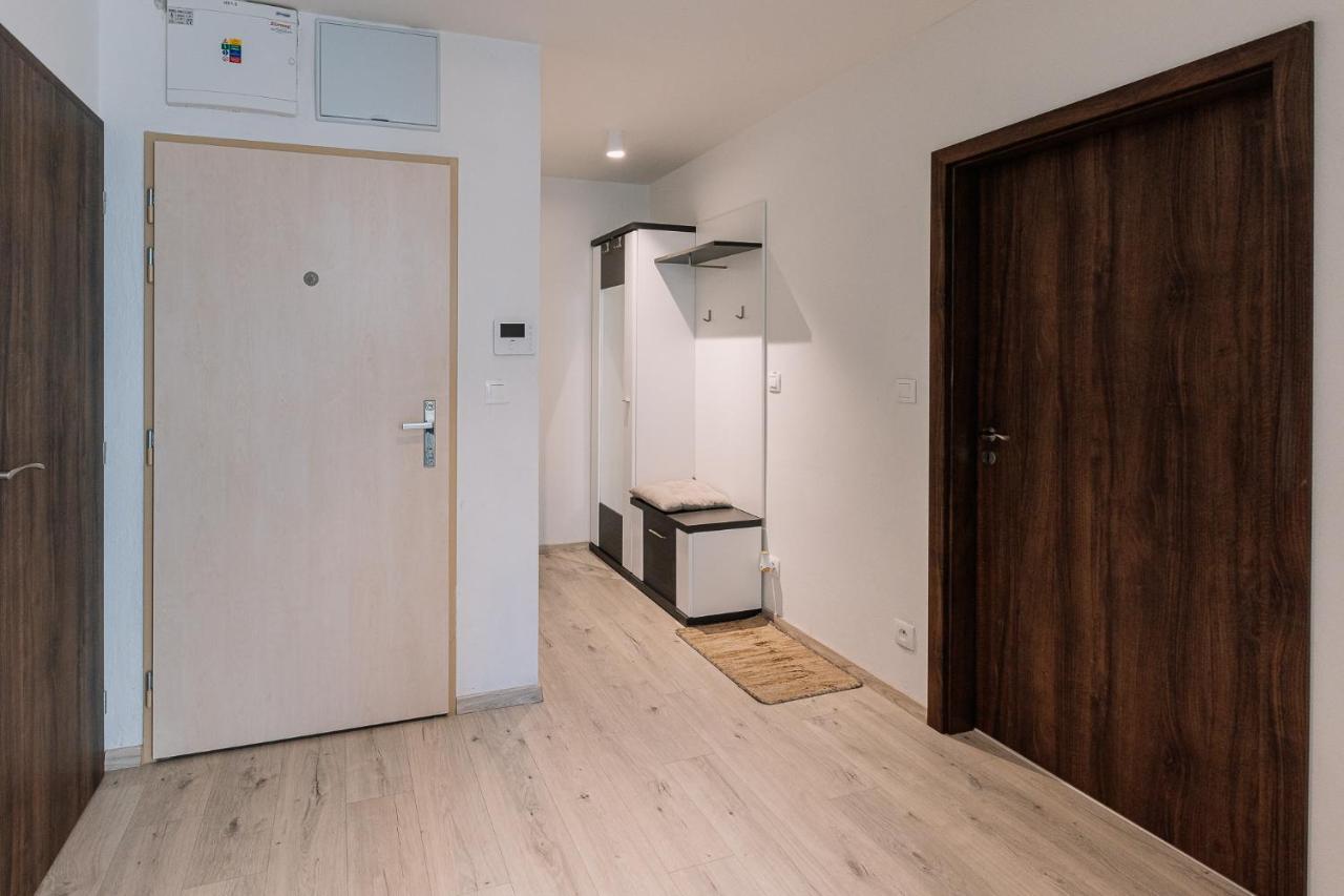 Skau 1 Old Town Family & Business Apartment Free Parking Pozsony Kültér fotó