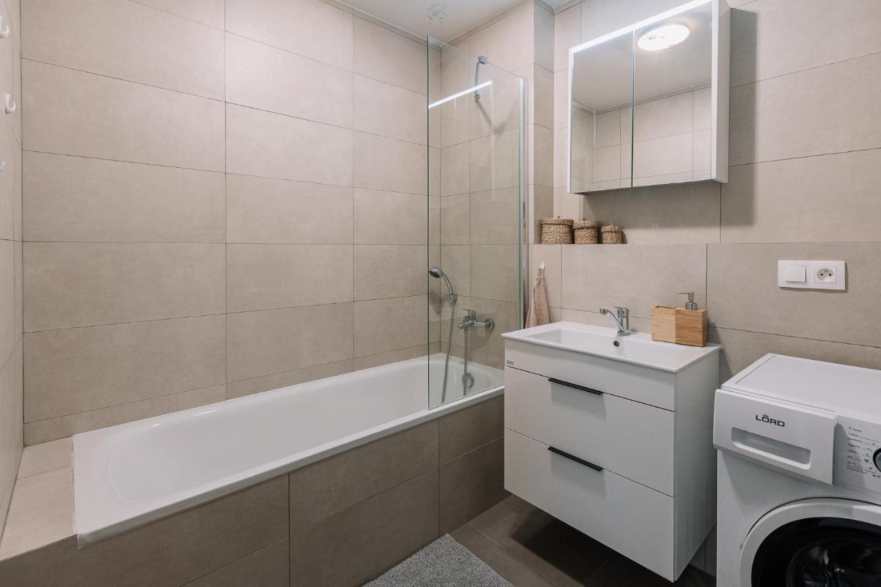 Skau 1 Old Town Family & Business Apartment Free Parking Pozsony Kültér fotó