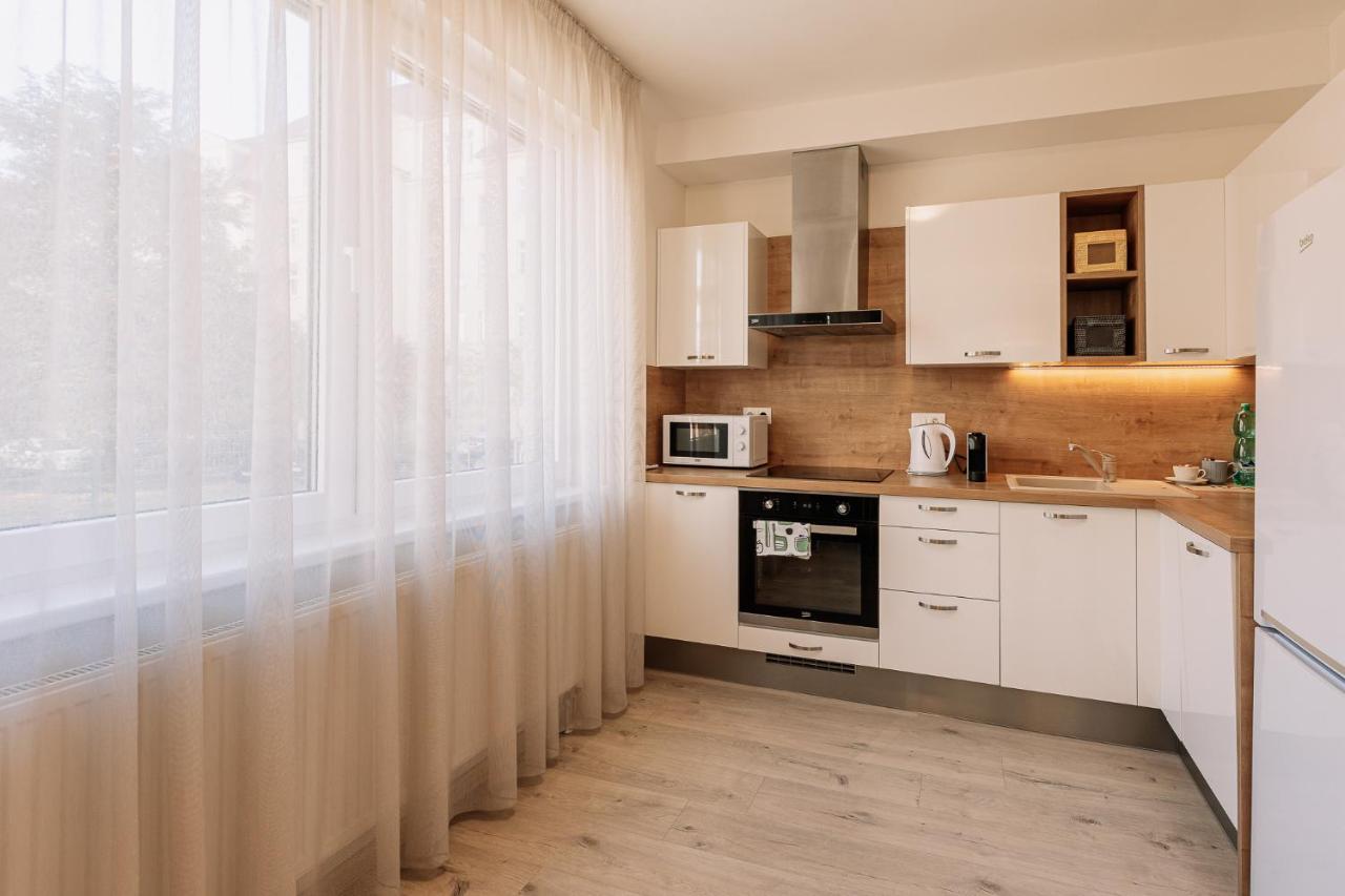 Skau 1 Old Town Family & Business Apartment Free Parking Pozsony Kültér fotó