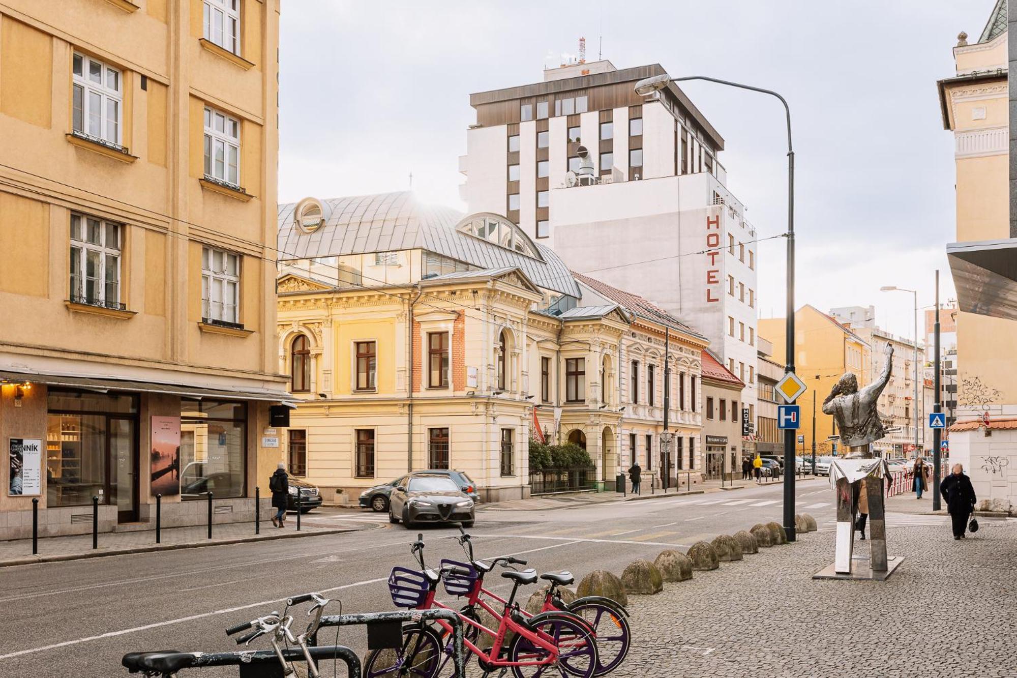 Skau 1 Old Town Family & Business Apartment Free Parking Pozsony Kültér fotó